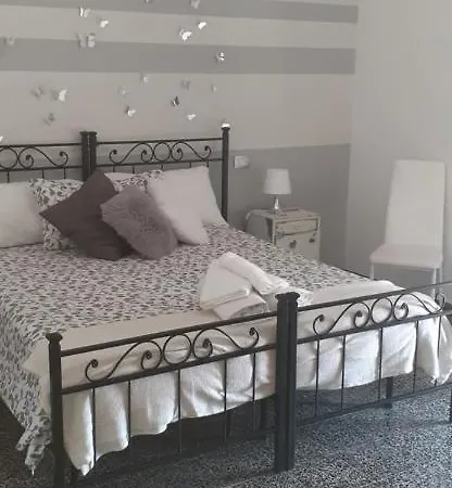 Ca Rossi City House Apartment *